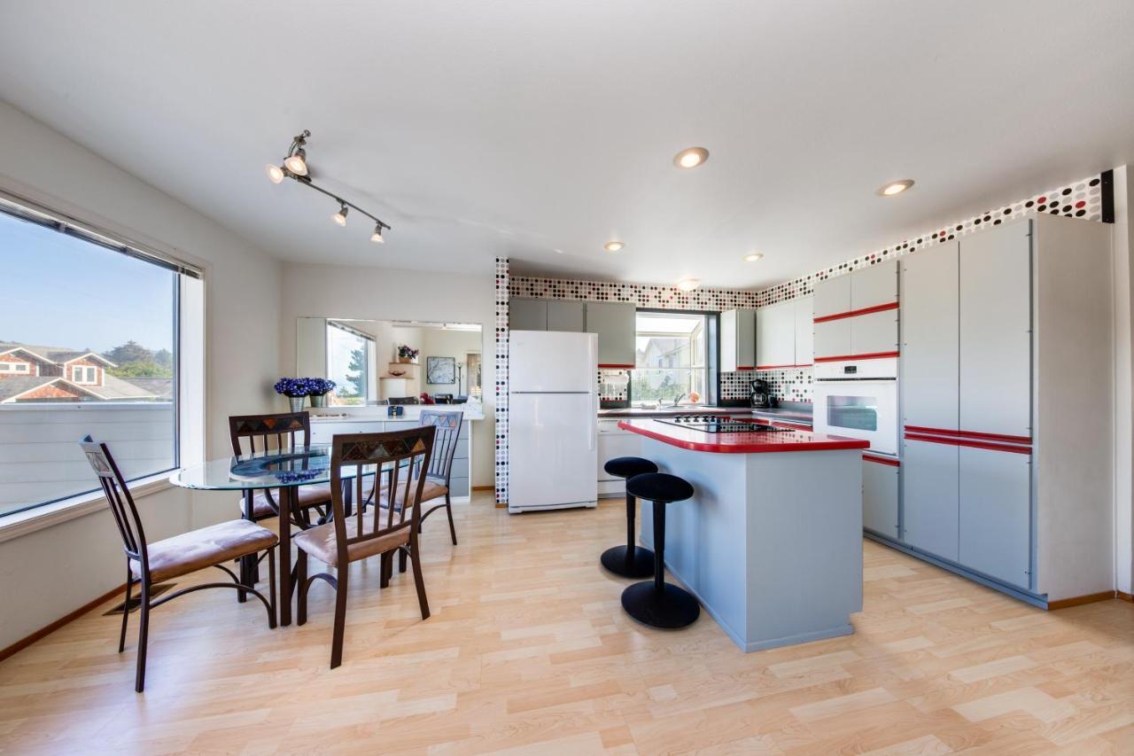 Coastal Dream Villa Depoe Bay Exterior photo